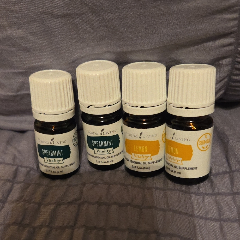 Young Living Bundle. 2 Spearmint and 2 Lemon Vitality.